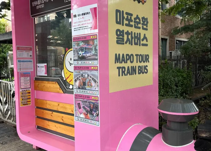 아파트 연남동,경의선숲길,홍대입구2번출구,올리브영,연세대,세브란스병원,2룸3베드,ak홍대쇼핑,짐보관 서울특별시